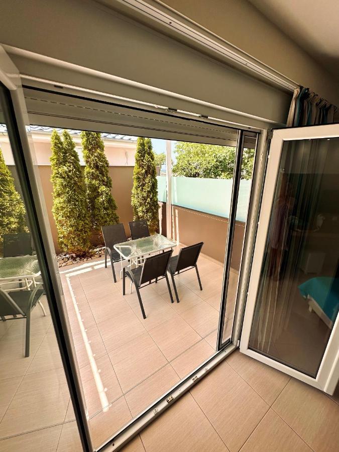 Crystal Blue Apartment Potos Exterior photo