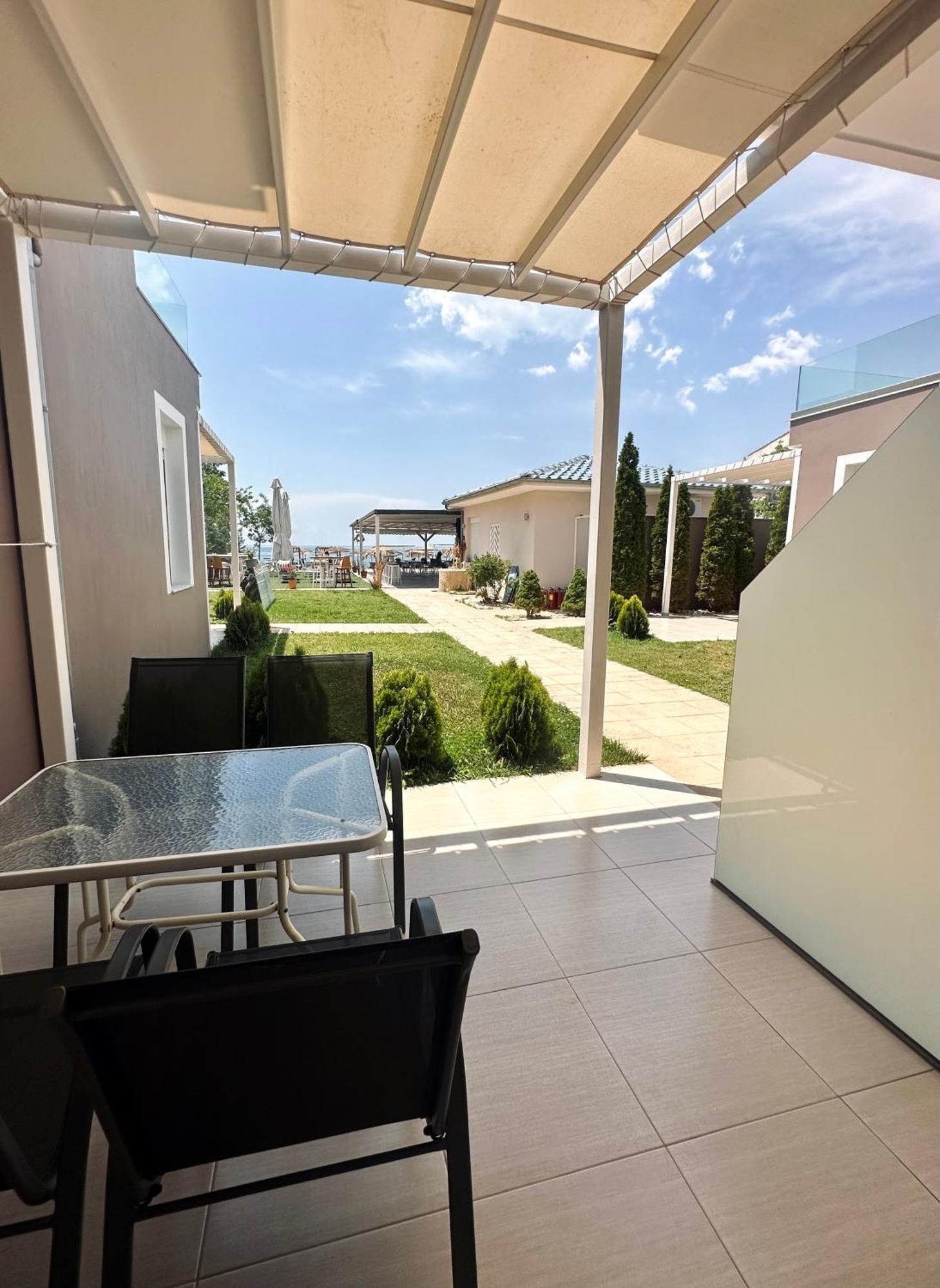 Crystal Blue Apartment Potos Exterior photo